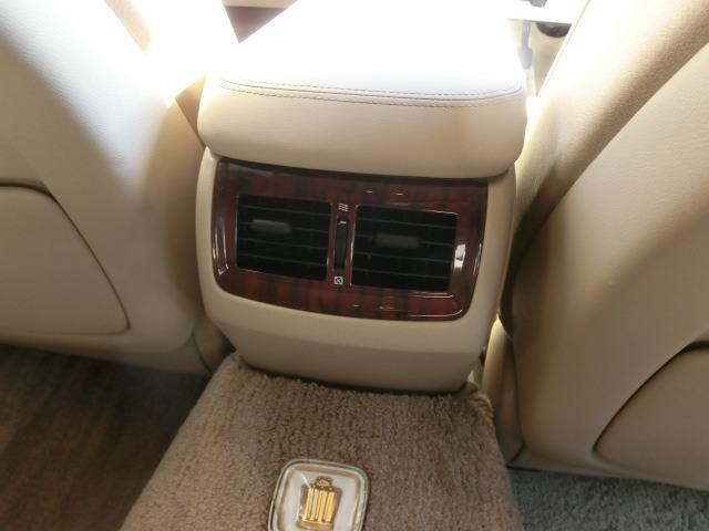 クラウン ロイヤルサルーン 純正HDDナビ フルセグ バックカメラ ETC ワンオーナー スペアキー リアスモーク(18枚目)