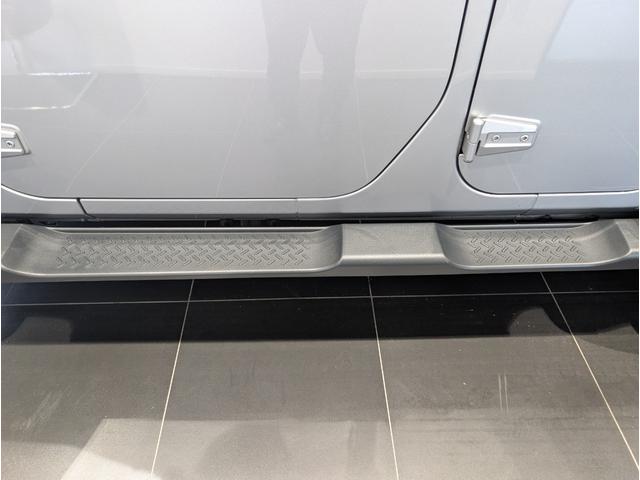 ジープ・ラングラーアンリミテッド サハラ(11枚目)