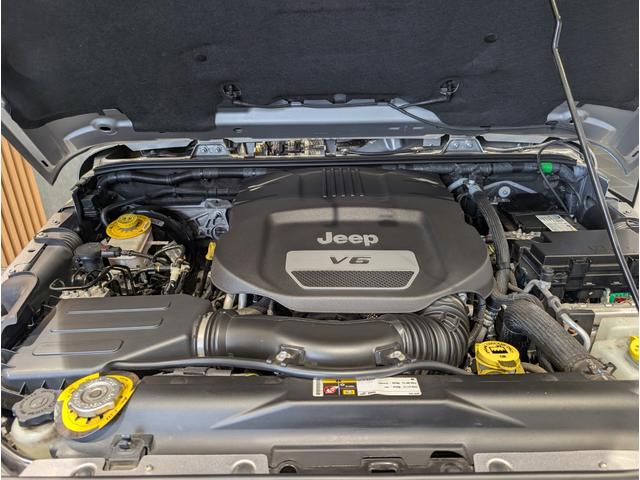 ジープ・ラングラーアンリミテッド サハラ(13枚目)