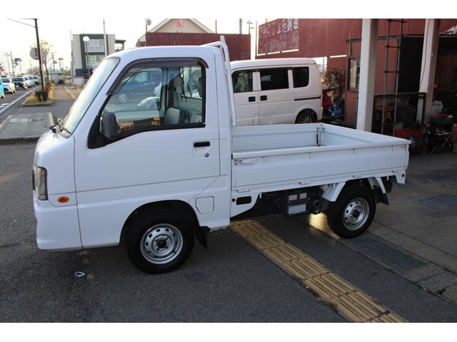 サンバートラック ＴＢ　４ＷＤ　オートマ　パワステ無し　エアコン（5枚目）