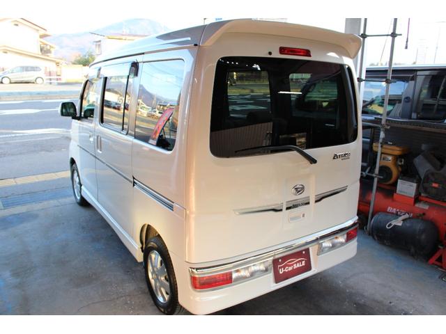 アトレーワゴン カスタムターボＲＳリミテッド　４ＷＤ　左側電動スライドドア　ＨＩＤ　キーレス　スタッドレスタイヤ付（7枚目）