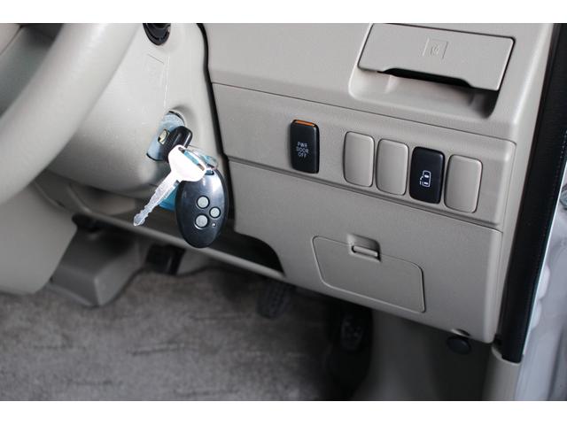 アトレーワゴン カスタムターボＲＳリミテッド　４ＷＤ　左側電動スライドドア　ＨＩＤ　キーレス　スタッドレスタイヤ付（12枚目）