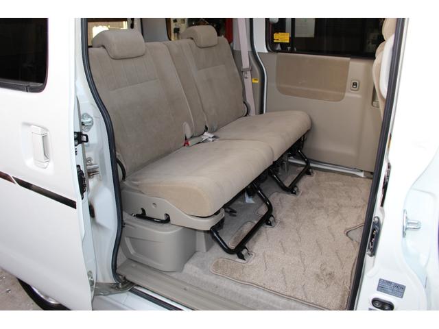 アトレーワゴン カスタムターボＲＳリミテッド　４ＷＤ　左側電動スライドドア　ＨＩＤ　キーレス　スタッドレスタイヤ付（17枚目）