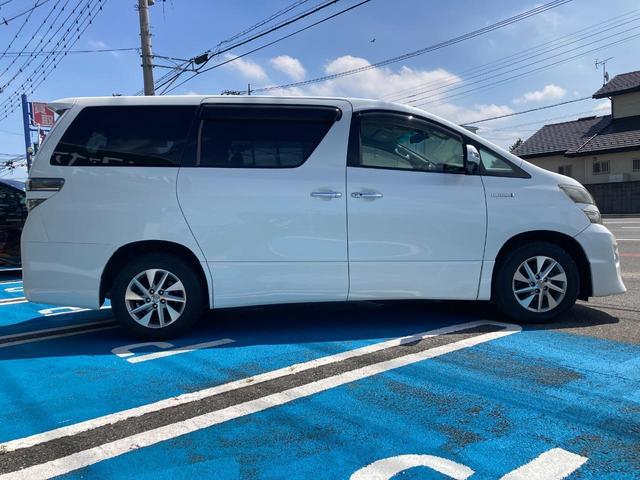 ヴェルファイアハイブリッド ＺＲ　フリップダウンモニター　両側電動スライドドア　４ＷＤ　ハイブリッド　ＥＴＣ　バックカメラ　ナビ　オートクルーズコントロール　ＨＩＤ　パワーシート　スマートキー　電動格納ミラー　ＣＶＴ（18枚目）