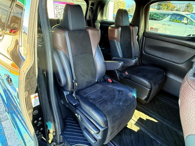 アルファード ２．５Ｓ　Ａパッケージ　タイプブラック　サンルーフ　ＥＴＣ　バックカメラ　ナビ　ＴＶ　クリアランスソナー　オートクルーズコントロール　両側電動スライドドア　オートライト　ＬＥＤヘッドランプ　電動リアゲート　スマートキー　電動格納ミラー（39枚目）