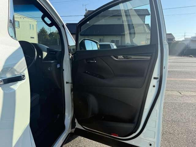 ヴェルファイア ２．５Ｚ　Ａエディション　ゴールデンアイズ　ＥＴＣ　ナビ　ＴＶ　クリアランスソナー　オートクルーズコントロール　レーンアシスト　ＬＥＤヘッドランプ　サンルーフ　電動リアゲート　スマートキー　アイドリングストップ　電動格納ミラー　後席モニター（28枚目）