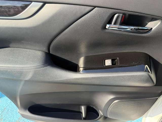 ヴェルファイア ２．５Ｚ　Ａエディション　ゴールデンアイズ　ＥＴＣ　ナビ　ＴＶ　クリアランスソナー　オートクルーズコントロール　レーンアシスト　ＬＥＤヘッドランプ　サンルーフ　電動リアゲート　スマートキー　アイドリングストップ　電動格納ミラー　後席モニター（30枚目）