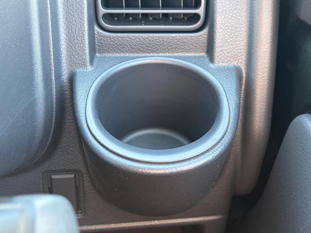 キャリイトラック ＫＸ　７型　純正オーディオ　２０２６初売り特選ダァーッ！　５速ＭＴ　パートタイム４ＷＤ　純正ＣＤ・ＦＭ／ＡＭラジオ　デュアルカメラブレーキサポート　キーレスエントリー　マニュアルエアコン　ＬＥＤライト　アイドリングストップ　衝突安全ボディ　横滑り防止機能（55枚目）