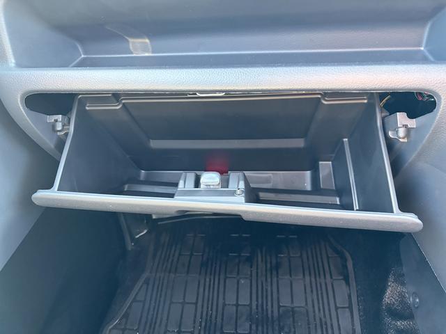 キャリイトラック ＫＸ　７型　純正オーディオ　２０２６初売り特選ダァーッ！　５速ＭＴ　パートタイム４ＷＤ　純正ＣＤ・ＦＭ／ＡＭラジオ　デュアルカメラブレーキサポート　キーレスエントリー　マニュアルエアコン　ＬＥＤライト　アイドリングストップ　衝突安全ボディ　横滑り防止機能（73枚目）