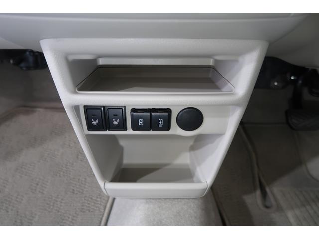 アルトラパンＬＣ ＬＣ　Ｘ　５型　ヒョウ災　フライングサンタクロースダァーッ！　雹災車　オーディオレス　デュアルカメラブレーキサポート　アイドリングストップ　オートライト　プッシュスタート　シートヒーター　オートエアコン　スズキセーフティーサポート　衝突被害軽減システム（8枚目）