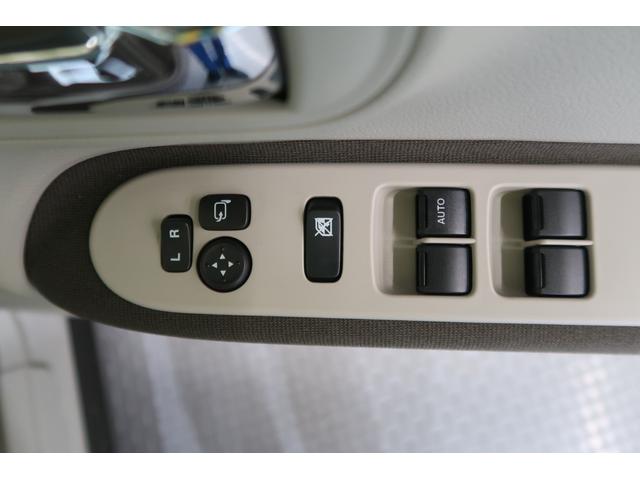 アルトラパンＬＣ ＬＣ　Ｘ　５型　ヒョウ災　フライングサンタクロースダァーッ！　雹災車　オーディオレス　デュアルカメラブレーキサポート　アイドリングストップ　オートライト　プッシュスタート　シートヒーター　オートエアコン　スズキセーフティーサポート　衝突被害軽減システム（12枚目）