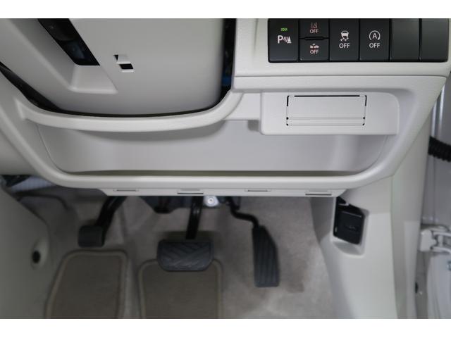 アルトラパンＬＣ ＬＣ　Ｘ　５型　ヒョウ災　フライングサンタクロースダァーッ！　雹災車　オーディオレス　デュアルカメラブレーキサポート　アイドリングストップ　オートライト　プッシュスタート　シートヒーター　オートエアコン　スズキセーフティーサポート　衝突被害軽減システム（31枚目）