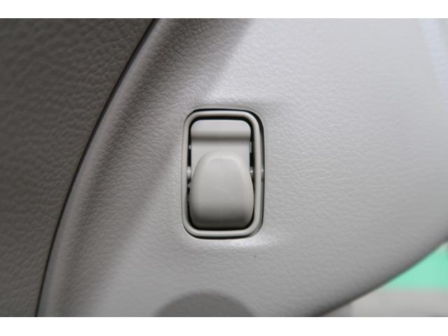 アルトラパンＬＣ ＬＣ　Ｘ　５型　ヒョウ災　フライングサンタクロースダァーッ！　雹災車　オーディオレス　デュアルカメラブレーキサポート　アイドリングストップ　オートライト　プッシュスタート　シートヒーター　オートエアコン　スズキセーフティーサポート　衝突被害軽減システム（32枚目）