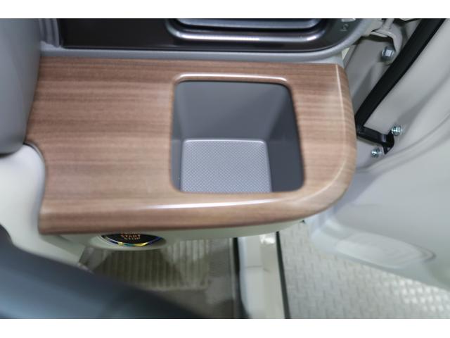 アルトラパンＬＣ ＬＣ　Ｘ　５型　ヒョウ災　フライングサンタクロースダァーッ！　雹災車　オーディオレス　デュアルカメラブレーキサポート　アイドリングストップ　オートライト　プッシュスタート　シートヒーター　オートエアコン　スズキセーフティーサポート　衝突被害軽減システム（71枚目）