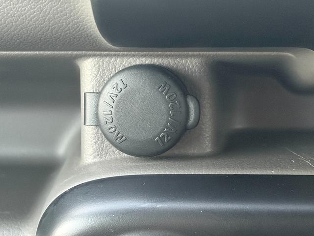 エブリイ ＪＯＩＮ　６型　オーディオレス　Ｆｌｙｉｎｇ　Ｘｍａｓダァ！　電子制御式４ＷＤ　オーディオレス　デュアルカメラブレーキサポート　オートライト　スライドドア　プッシュスタート　マニュアルエアコン　禁煙車　スズキセーフティーサポート　衝突被害軽減システム　元社用車（27枚目）