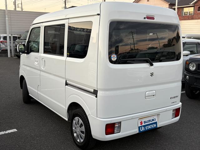 エブリイ ＪＯＩＮ　６型　オーディオレス　Ｆｌｙｉｎｇ　Ｘｍａｓダァ！　電子制御式４ＷＤ　オーディオレス　デュアルカメラブレーキサポート　オートライト　スライドドア　プッシュスタート　マニュアルエアコン　禁煙車　スズキセーフティーサポート　衝突被害軽減システム　元社用車（40枚目）