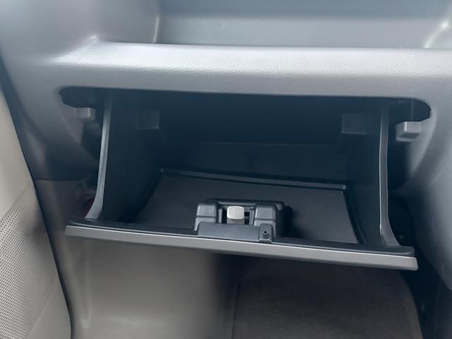 エブリイ ＪＯＩＮ　６型　オーディオレス　Ｆｌｙｉｎｇ　Ｘｍａｓダァ！　電子制御式４ＷＤ　オーディオレス　デュアルカメラブレーキサポート　オートライト　スライドドア　プッシュスタート　マニュアルエアコン　禁煙車　スズキセーフティーサポート　衝突被害軽減システム　元社用車（67枚目）