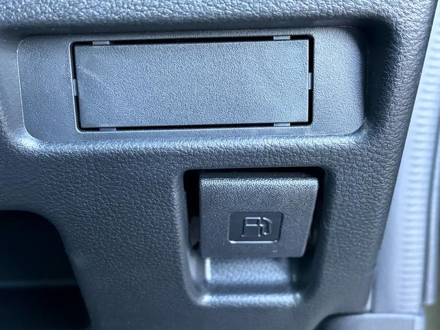 ハスラー ＨＹＢＲＩＤ　Ｘ　３型　オーディオレス　新年初売りダァーッ！　２ＷＤ　デュアルカメラブレーキサポート　マイルドハイブリッド　オーディオレス　プッシュスタート　シートヒーター　オートエアコン　アイドリングストップ　横滑り防止機能　盗難防止システム　元社用車（28枚目）