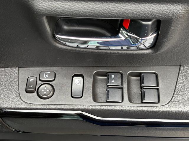 ハスラー ＨＹＢＲＩＤ　Ｘ　３型　２０２６初売り特選ダァーッ！　フルタイム４ＷＤ　オートライト　プッシュスタート　シートヒーター　オートエアコン　スズキセーフティーサポート　衝突被害軽減システム　アイドリングストップ　横滑り防止機能　盗難防止システム　元社用車（12枚目）