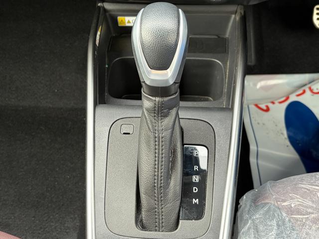 フロンクス １型　純正全方位カメラナビ　２０２６初売り特選ダァーッ！　２ＷＤ　全方位カメラ　純正９インチナビ　デュアルセンサーブレーキサポートＩＩ　プッシュスタート　シートヒーター　オートエアコン　アイドリングストップ　横滑り防止機能　衝突安全ボディ　禁煙車　元社用車（12枚目）