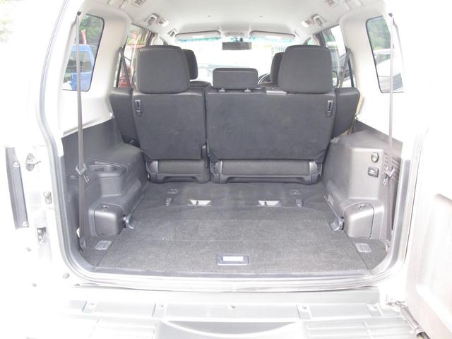 サードシートは格納式です