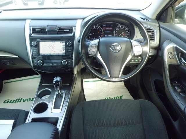 ティアナ ＸＬ　ワンオーナー車　アラウンドビュ－モニタ－　スマキー　ドライブレコーダー　ＬＤＷ　クルコン　ＡＡＣ　パワーウインドウ　ＥＴＣ　Ｂカメラ　アルミホイール　キーレス　メモリーナビ　ワンセグＴＶ　ＡＢＳ（4枚目）