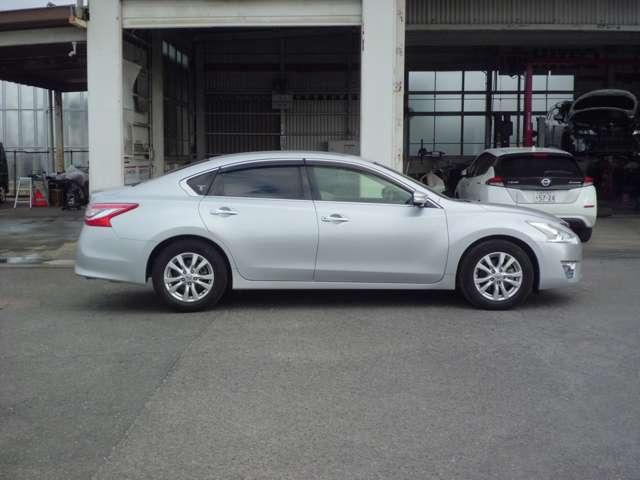 ティアナ ＸＬ　ワンオーナー車　アラウンドビュ－モニタ－　スマキー　ドライブレコーダー　ＬＤＷ　クルコン　ＡＡＣ　パワーウインドウ　ＥＴＣ　Ｂカメラ　アルミホイール　キーレス　メモリーナビ　ワンセグＴＶ　ＡＢＳ（13枚目）