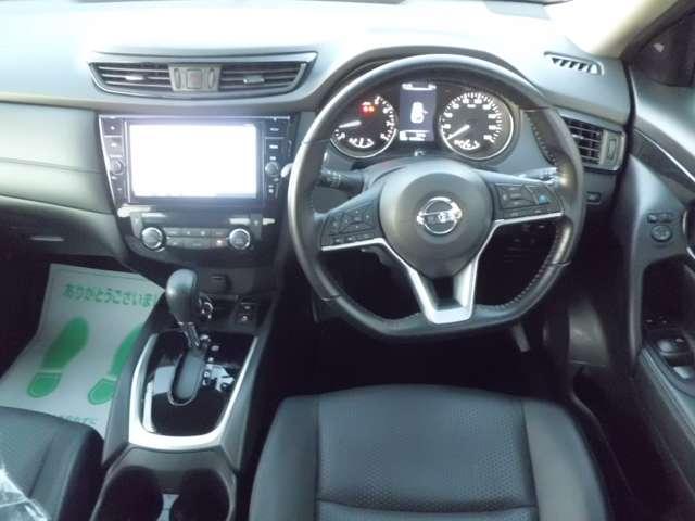 エクストレイル ２．０　２０Ｘｉ　２列車　純正メモリーナビ・ＴＶ／アラウンドビューモ　アイドリングストップ車　ＬＥＤヘットライト　Ｒカメラ　インテリキー　レーンキープアシスト　ＥＴＣ　ドライブレコーダー　キーフリー　１オーナー　ＴＶナビ　オートエアコン　アルミホイール　メモリーナビ（4枚目）