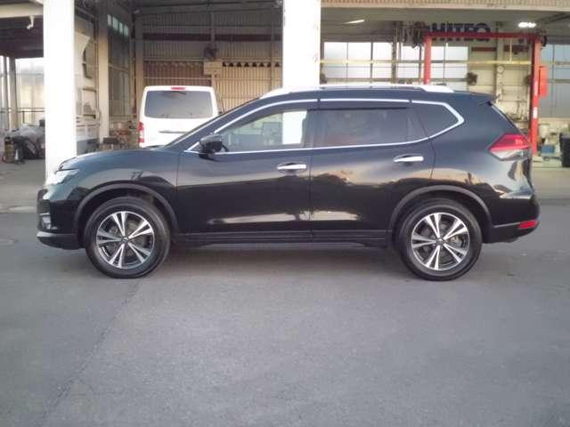 エクストレイル ２．０　２０Ｘｉ　２列車　純正メモリーナビ・ＴＶ／アラウンドビューモ　アイドリングストップ車　ＬＥＤヘットライト　Ｒカメラ　インテリキー　レーンキープアシスト　ＥＴＣ　ドライブレコーダー　キーフリー　１オーナー　ＴＶナビ　オートエアコン　アルミホイール　メモリーナビ（12枚目）