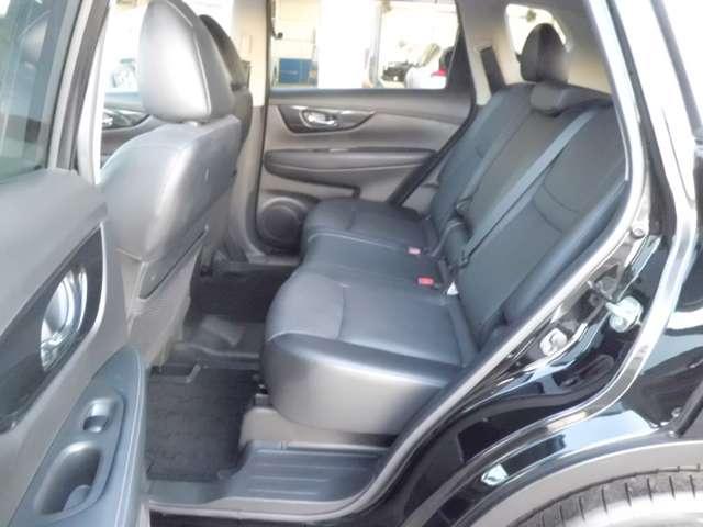 エクストレイル ２．０　２０Ｘｉ　２列車　純正メモリーナビ・ＴＶ／アラウンドビューモ　アイドリングストップ車　ＬＥＤヘットライト　Ｒカメラ　インテリキー　レーンキープアシスト　ＥＴＣ　ドライブレコーダー　キーフリー　１オーナー　ＴＶナビ　オートエアコン　アルミホイール　メモリーナビ（18枚目）