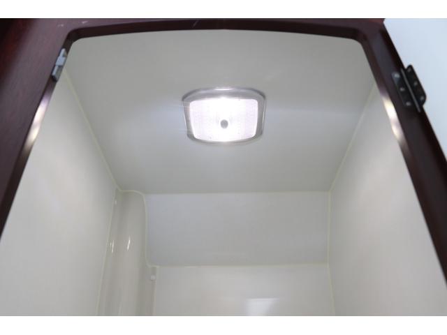 ナッツRV製 クレソンボヤージュ タイプW エボライト 禁煙 ナビ 常時Bカメラ ドラレコ 3サブ VOTRONIC 1500Wインバーター 後席TV 家庭用エアコン FF MAXFAN シンク冷蔵庫 電子レンジ ガゼルアンテナ リアラダー 15AW アジリス(69枚目)