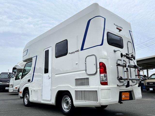 キャンパー厚木製　ＰＵＰＰＹ４８０　１オーナー　禁煙車　Ｂカメラ　３サブ　電圧計　１５００Ｗ　１２２Ｗインバーター　家庭用エアコン　ＦＦヒーター　ＭＡＸＦＡＮ　シンク　冷蔵庫　コンロ　電子レンジ　トイレ　ソーラー　ドッグライト　両電格ミラー(28枚目)