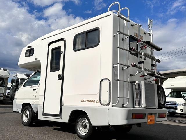 タウンエーストラック リーエキスポート　アウトドアジュニア　１オーナー　禁煙車　サブバッテリー　電圧計　発電機　家庭用エアコン　ルーフベント　後席ＴＶ　リアスピーカー　シンク冷蔵庫　ＡＣボイラー　電子レンジ　トイレ　シャワー　サイクルキャリア　リアラダー（27枚目）