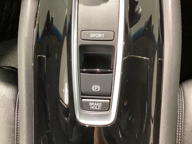ヴェゼル ハイブリッドＺ・ホンダセンシング　Ｂｌｕｅｔｏｏｔｈ・純正ナビ・リアカメラ・ＥＴＣ　アルミホイール　フルセグ　オートクルーズコントロール　ＤＶＤ再生　アイドリングストップ　衝突防止システム　ＬＥＤヘッドランプ　ドライブレコーダー（16枚目）