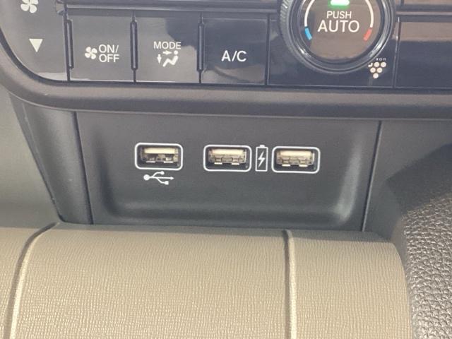 N-WGN Lホンダセンシング 当社デモカー・Bluetooth・純正ナビ・リアカメラ・ETC ベンチシート フルセグ シートヒーター オートクルーズコントロール DVD再生 アイドリングストップ 衝突防止システム スマートキー(14枚目)