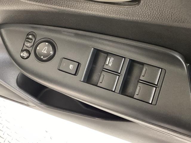 フィット 13G・Sパッケージ Bluetooth・純正ナビ・リアカメラ・ETC アルミホイール DVD再生 アイドリングストップ LEDヘッドランプ スマートキー 盗難防止システム 横滑り防止装置 記録簿 禁煙車 ワンオーナー(19枚目)