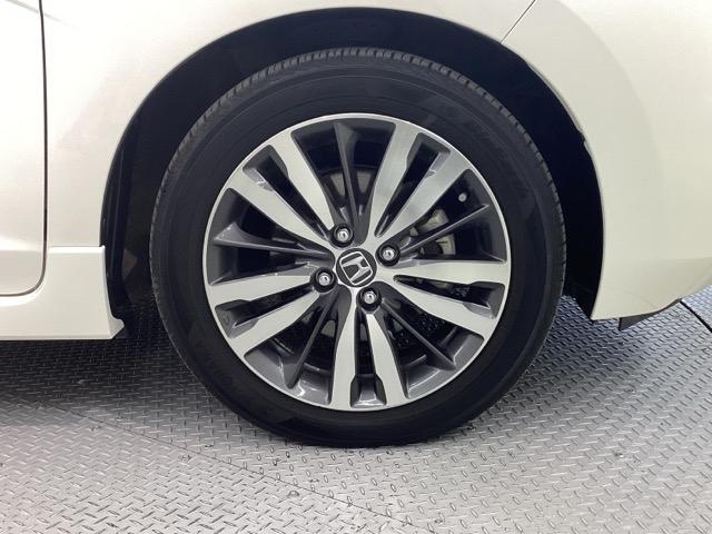 フィット 13G・Sパッケージ Bluetooth・純正ナビ・リアカメラ・ETC アルミホイール DVD再生 アイドリングストップ LEDヘッドランプ スマートキー 盗難防止システム 横滑り防止装置 記録簿 禁煙車 ワンオーナー(24枚目)