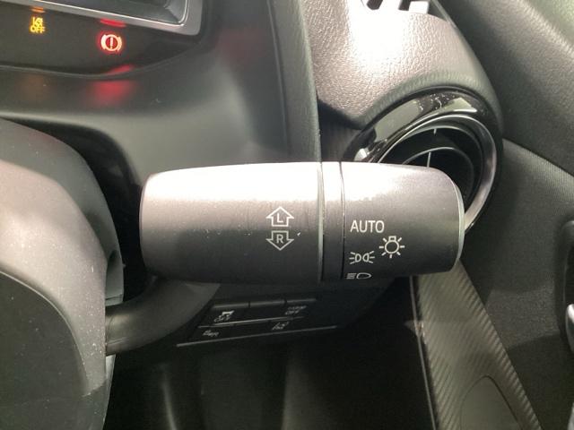 デミオ 13Sツーリング Bluetooth・メモリーナビ・リアカメラ・ETC アルミホイール フルセグ シートヒーター DVD再生 アイドリングストップ 衝突防止システム LEDヘッドランプ クリアランスソナー スマートキー(18枚目)