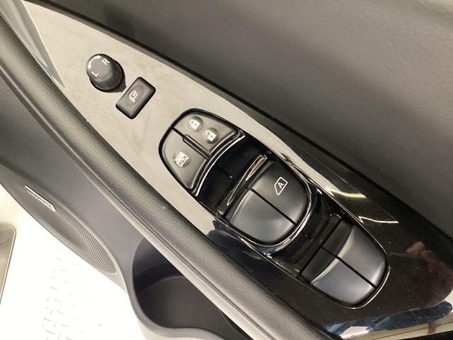 リーフ Gサンクスエディション 純正メモリーナビ ドラレコ ETC シートヒーター(27枚目)