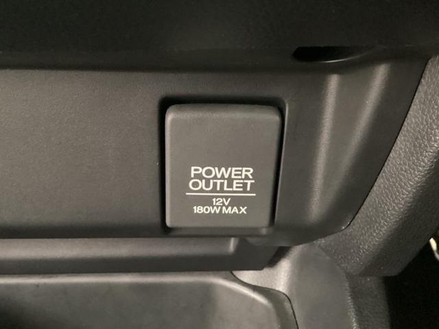 ソケット類も充実☆対応のケーブルがあれば車内でスマホなどの充電が可能です☆