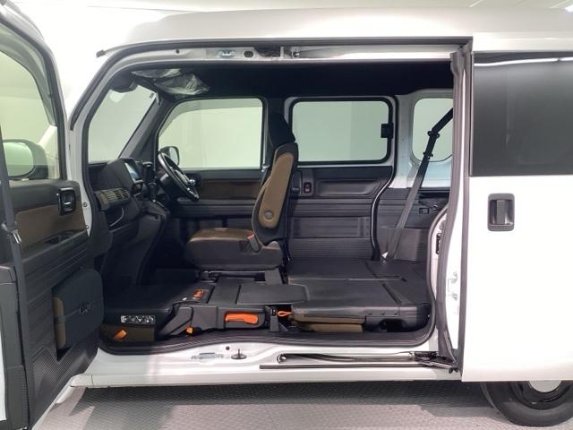 Ｎ－ＶＡＮ ファンスタイル＋ネイチャー　当社デモカー　純正メモリーナビ　ＥＴＣ　障害物センサー　ホンダセンシング（9枚目）