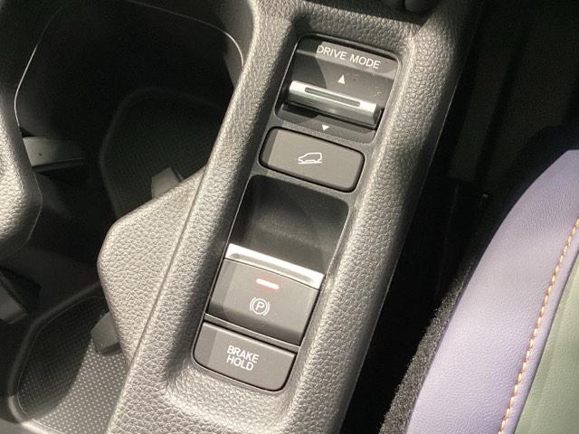 �M���҂���a�؂̂Ƃ��ȂǂɃu���[�L�y�_���𓥂ݑ����Ȃ��Ă��A��܂�����Ԃ��ێ����邱�Ƃ��o���܂��B���o�����鎞�ɂ���Ɩ𗧂@�\�ł���