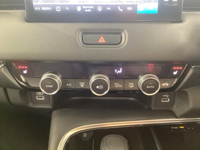 ヴェゼル e:HEVZ 当社デモカー 純正スマートナビ ETC2.0 障害物センサー ホンダセンシング シートヒーター 電動リアゲート(16枚目)