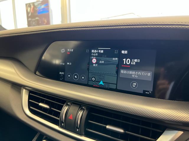 ステルヴィオ ２．２ターボ　ディーゼルＱ４ヴェローチェ　新車保証継承　オーダー車両　ブラックレザーシート　ステアリングヒーター　シートヒーター　Ｈａｒｍａｎ／Ｋａｒｄｏｎ　ＡｐｐｌｅＣａｒＰｌａｙ／ＡｎｄｒｏｉｄＡｕｔｏ（10枚目）