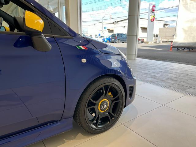 アバルト５９５ ピスタ　認定中古車１年保証　右Ｈ　５速ＭＴ　レコードモンツァマフラー　キセノンヘッドライト　リアパーキングセンサー　バックモニター　ドラレコ前後　ＡｐｐｌｅＣａｒＰｌａｙ／ＡｎｄｒｏｉｄＡｕｔｏ（28枚目）