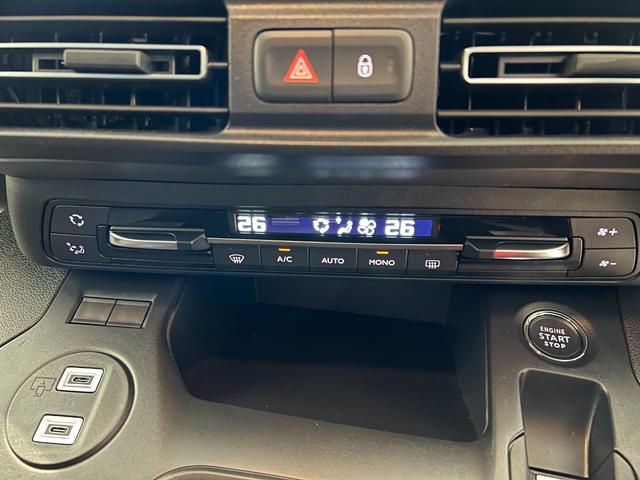 ドブロ マキシ　新車保証継承　１．５ディーゼルターボ　ＡｐｐｌｅＣａｒＰｌａｙ／ＡｎｄｒｏｉｄＡｕｔｏ　ステアリングヒーター　アダプティブクルーズコントロール　ＬＥＤヘッドライト　バックモニター／トップリアビジョン（15枚目）