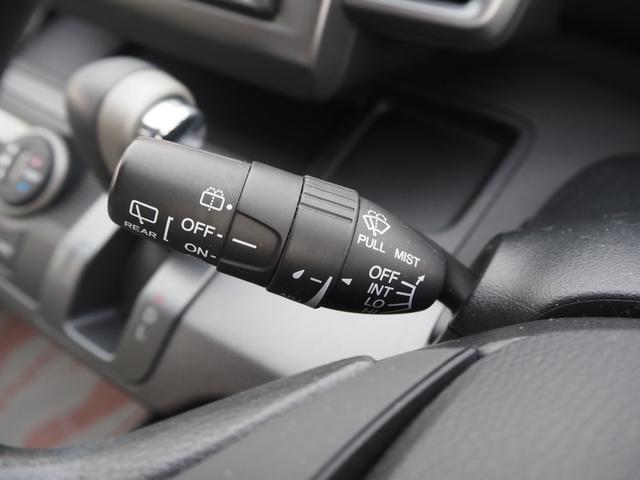 フリード Ｇ　ジャストセレクション　禁煙車　左側電動スライドドア　純正ＨＤＤナビ　バックカメラ　ＣＤ　ＤＶＤ　ＤＴＶ　キーレス　スペアキー有　ＥＴＣ　３列シート　キセノンヘッドライト　保証書　取扱説明書（39枚目）
