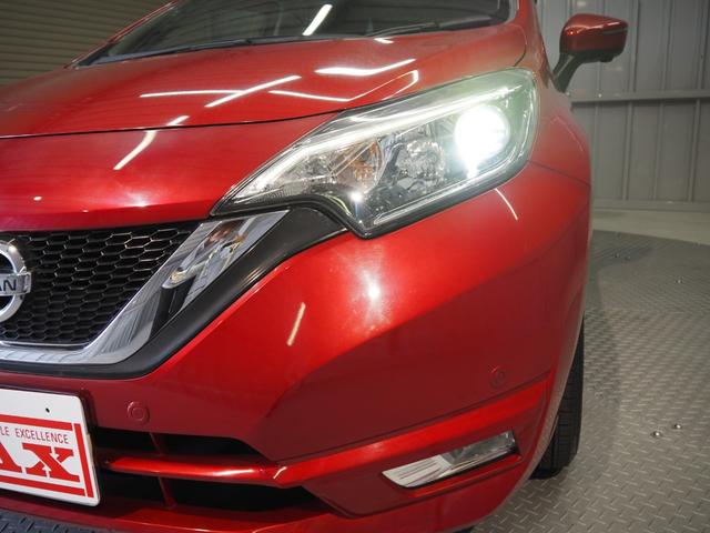 ノート Ｘ　ワンオーナー　禁煙車　純正ＳＤナビ　アラウンドビューモニター　ＣＤ　ＤＶＤ　ＢＴ　ＤＴＶ　エマージェンシーブレーキ　インテリジェントルームミラー　Ｆ・Ｒソナー　ＥＴＣ　前後ドラレコ　スマートキー２個　Ａストップ（10枚目）