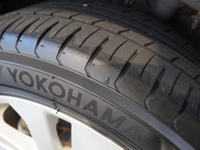 ジューク 15RX Vセレクション ワンオーナー 禁煙車 純正SDナビ バックカメラ CD BT DTV エマージェンシーブレーキ 車線逸脱警報 Aストップ スマートキー2個 純正17インチアルミ 保証書 取扱説明書(19枚目)