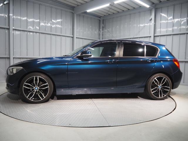 1シリーズ 116i スタイル 禁煙車 メーカーナビ CD DVD BT 社外前後ドラレコ ETC スマートキー2個 Aストップ キセノンヘッドライト 社外18インチアルミ 純正アルミ積込 保証書 取扱説明書(7枚目)